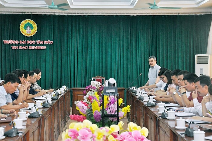 Trường Cao đẳng Cộng đồng Hưng Yên thăm và làm việc tại Trường Đại học Tân Trào