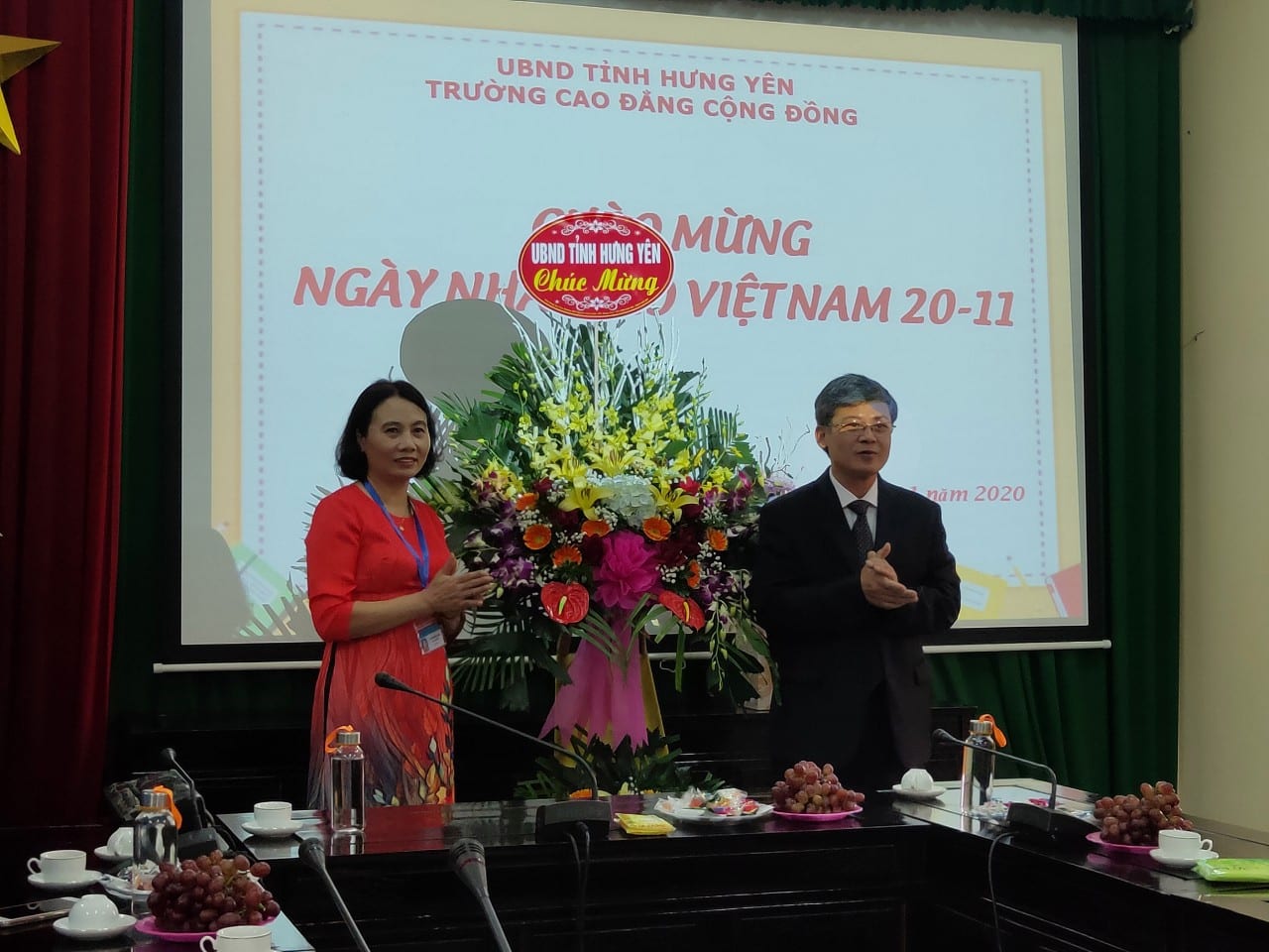 Phó Chủ tịch UBND tỉnh Nguyễn Duy Hưng chúc mừng Ngày nhà giáo Việt Nam