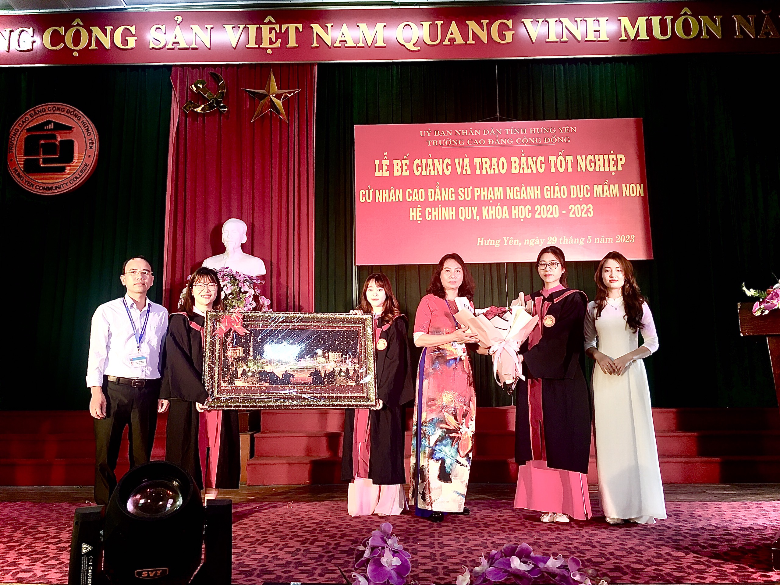 <strong>LỄ BẾ GIẢNG VÀ TRAO BẰNG TỐT NGHIỆP CAO ĐẲNG NGÀNH GIÁO DỤC MẦM NON (NIÊN KHÓA 2020-2023)</strong>