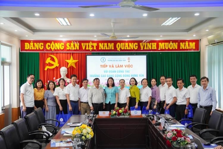 Trường Cao đẳng Cộng đồng Hưng Yên làm việc với Đại học Đồng Tháp